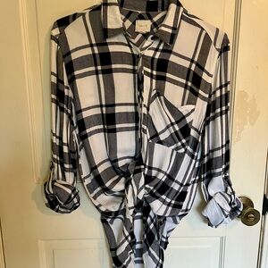 Boutique Plaid Button-Front Shirt Top Black White Size M